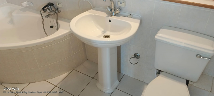 To Let 3 Bedroom Property for Rent in Hartenbos Central Western Cape